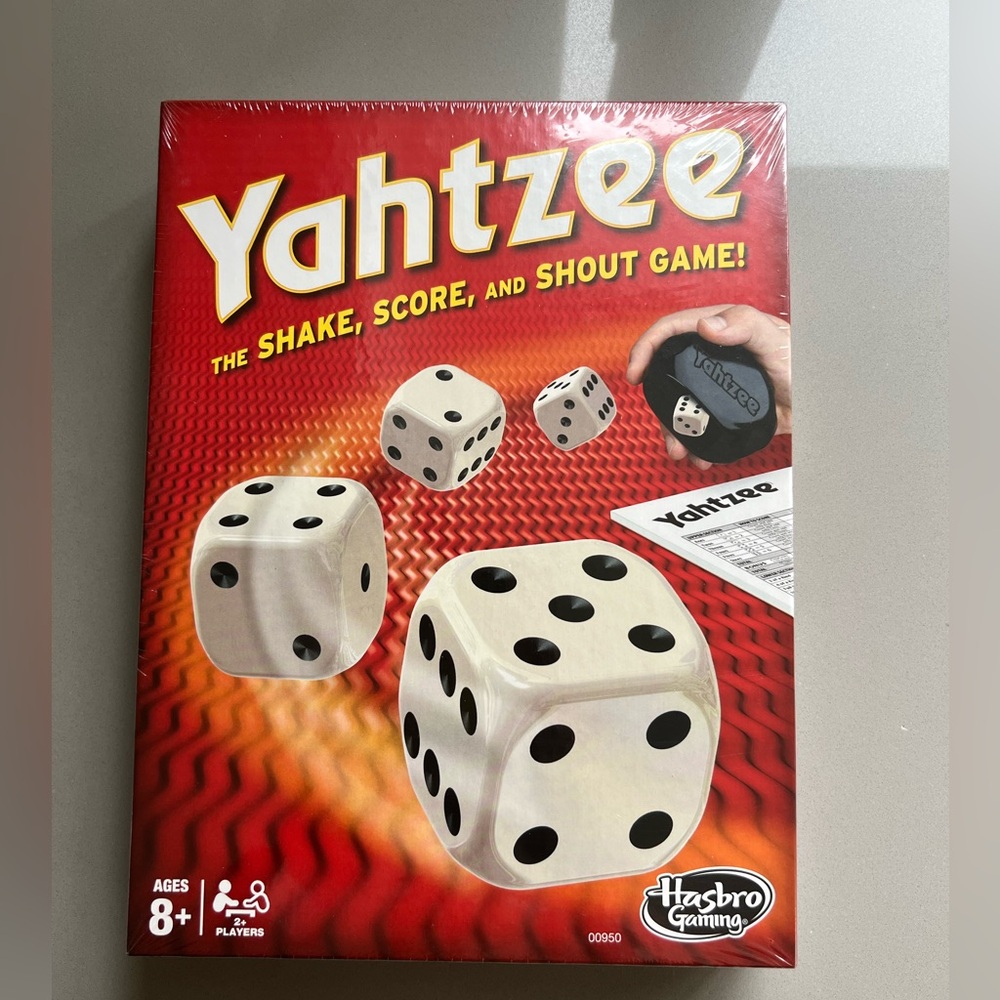 Hasbro Game - Yahtzee